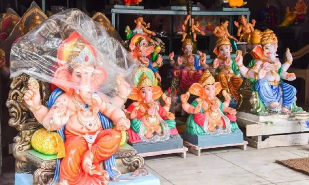 Ganesh Idol Makers in Nagpur Struggle as Demand Shifts to Pop Variants